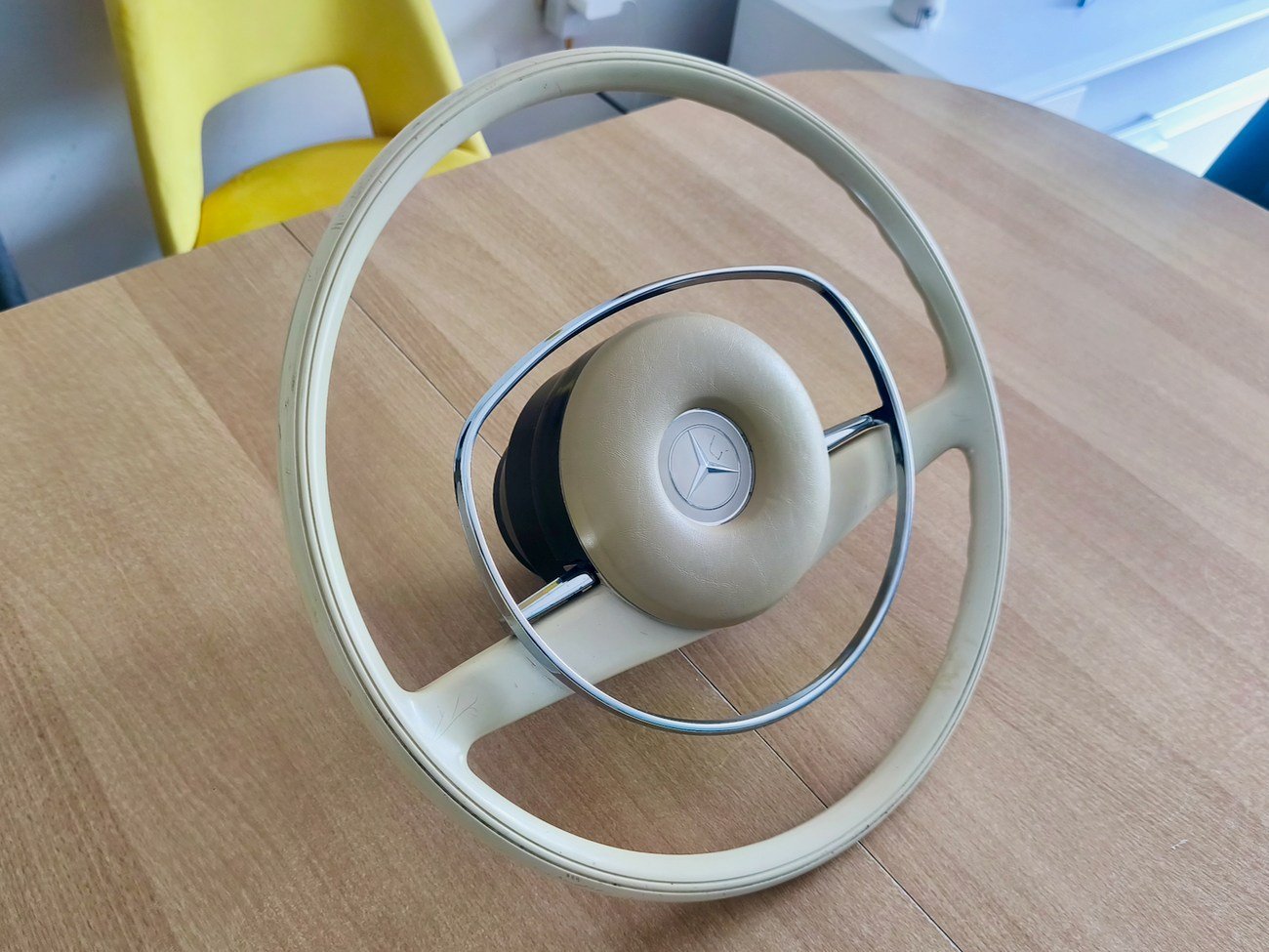 Petri Bakelite Steering Wheel (Fits W108, W109, W111, W113, W114, W115) - Image 15