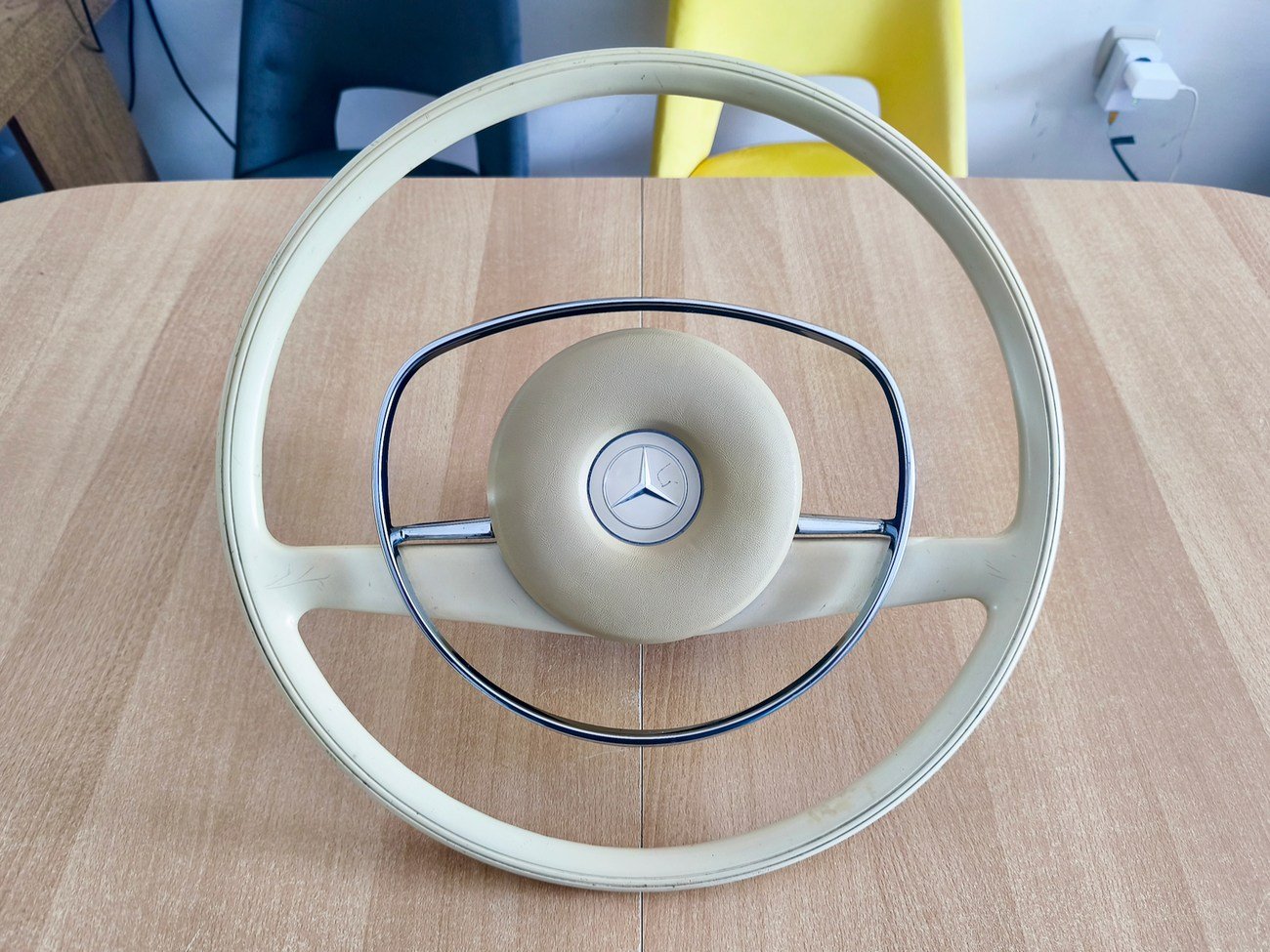 Petri Bakelite Steering Wheel (Fits W108, W109, W111, W113, W114, W115) - Image 16