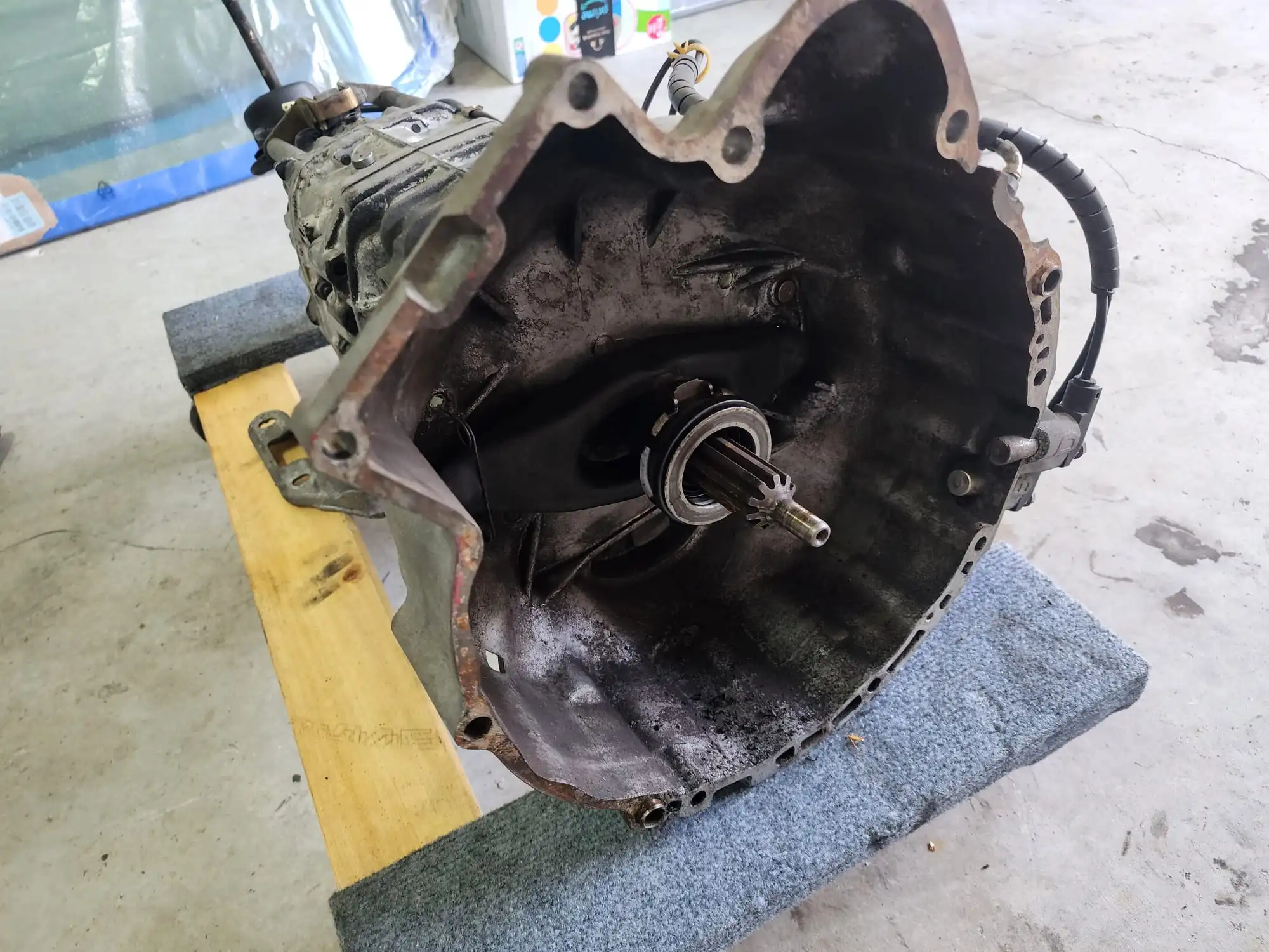 BMW S14 2.3L Engine with Getrag 265 5-Speed Gearbox - Image 6