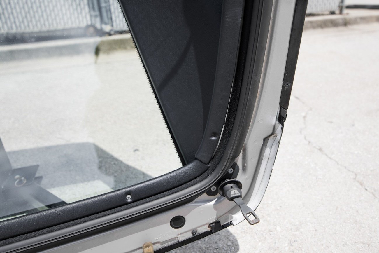 Mercedes-Benz R129 SL Panoramic Hardtop 1990-2002 - Image 8