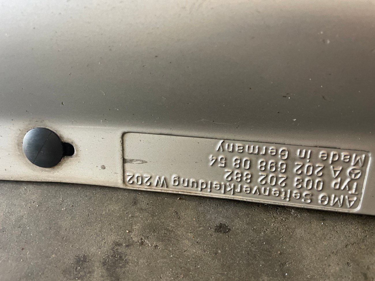 W202 Mercedes-Benz C43 AMG Body Kit - Image 10