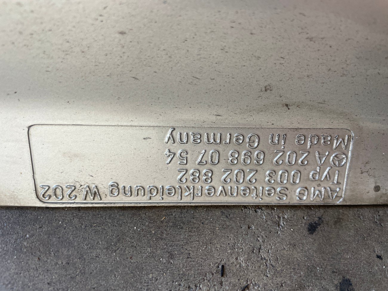 W202 Mercedes-Benz C43 AMG Body Kit - Image 3