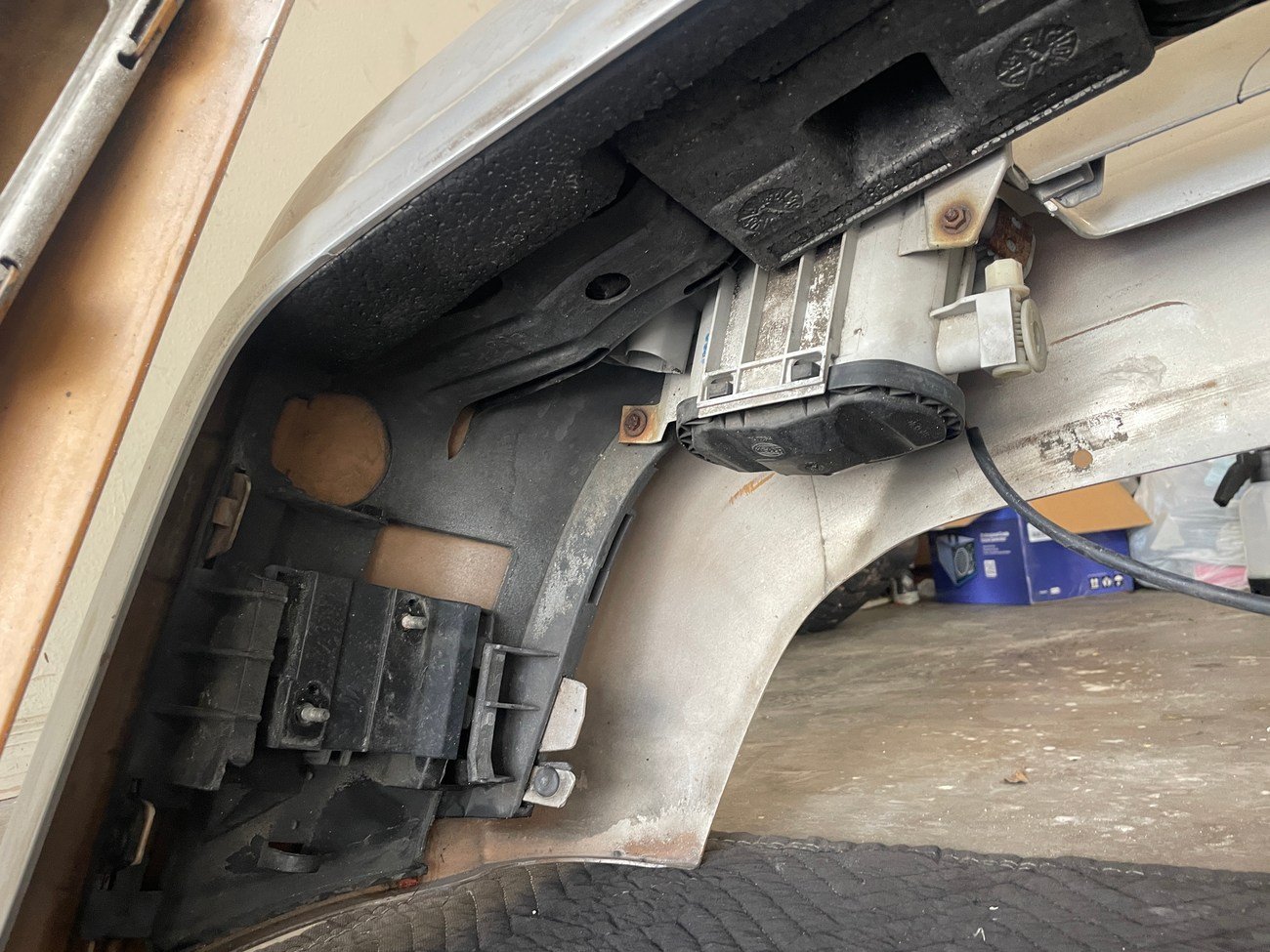 W202 Mercedes-Benz C43 AMG Body Kit - Image 5