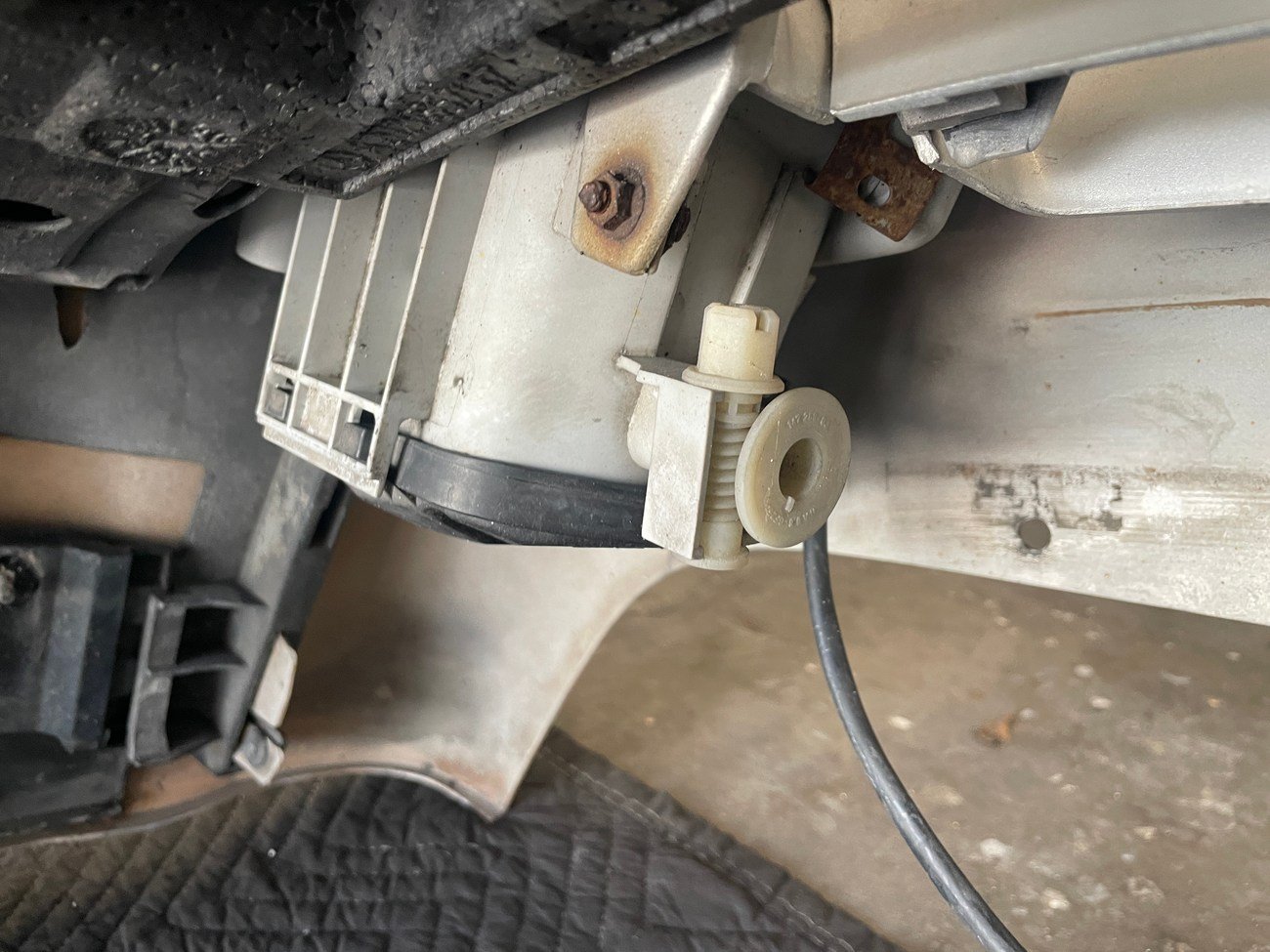 W202 Mercedes-Benz C43 AMG Body Kit - Image 17