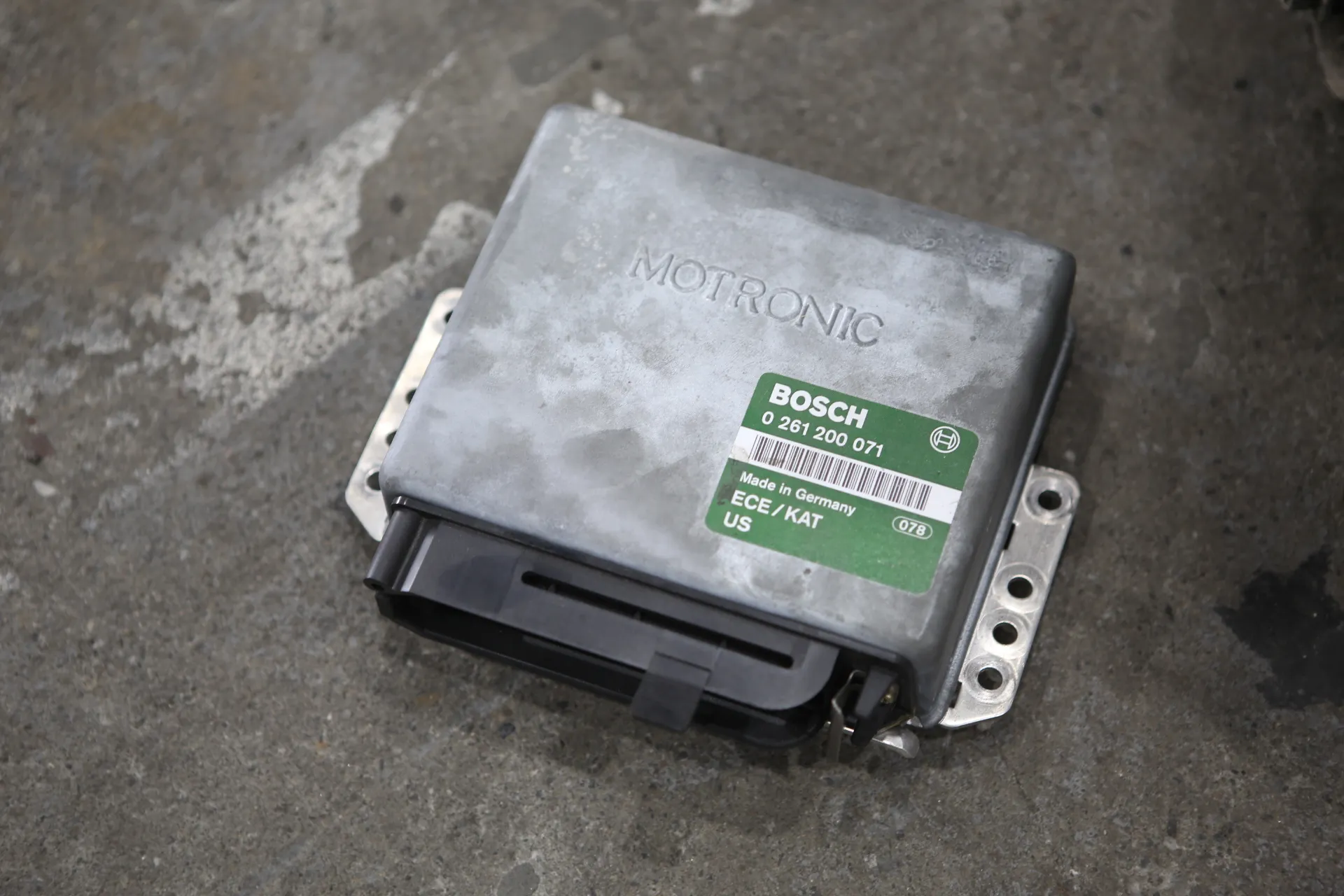 BMW S14 2.3L Engine - Image 10