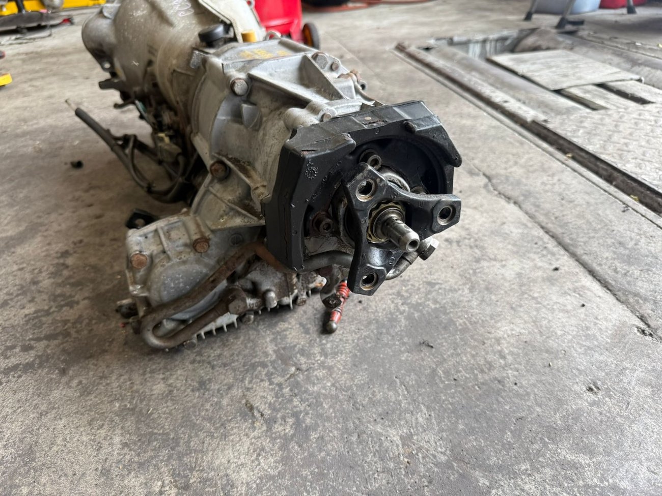 W124 300E / 300TE 4MATIC Transmission - Image 10