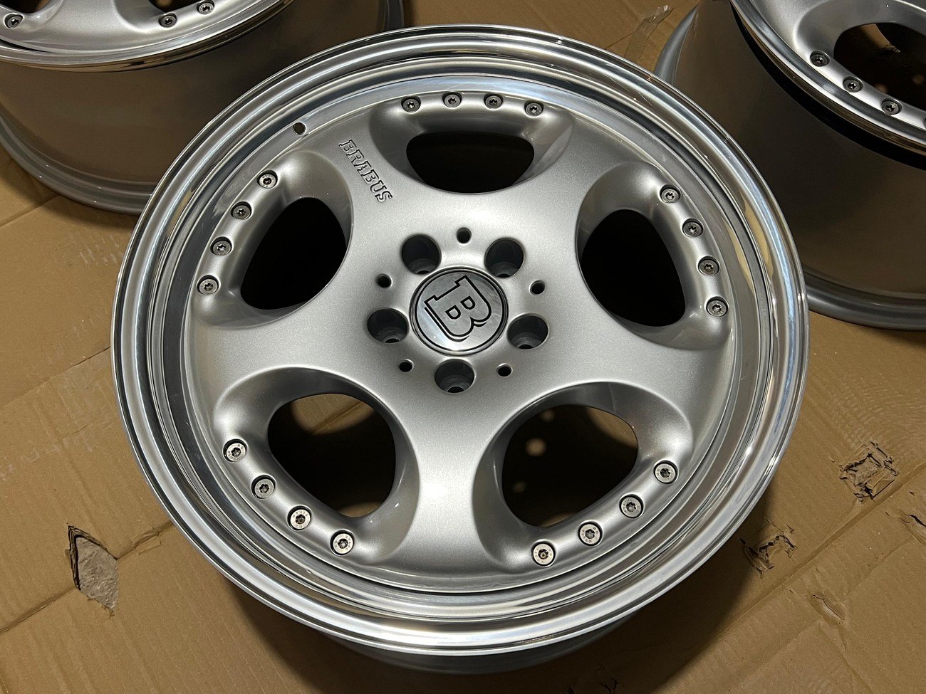 Staggered 3-Piece 18" BRABUS Monoblock IV Wheels - Image 7
