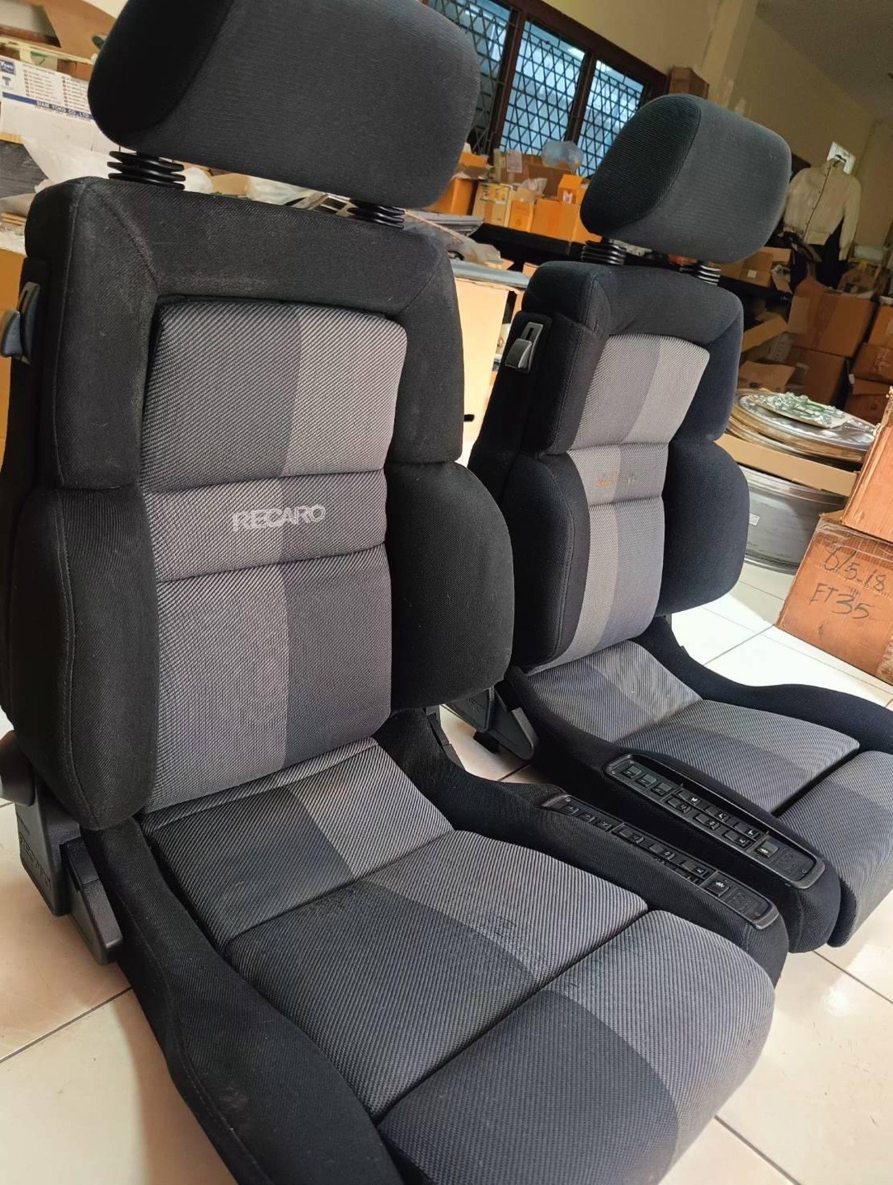 Original RECARO CSE Seats - Image 2