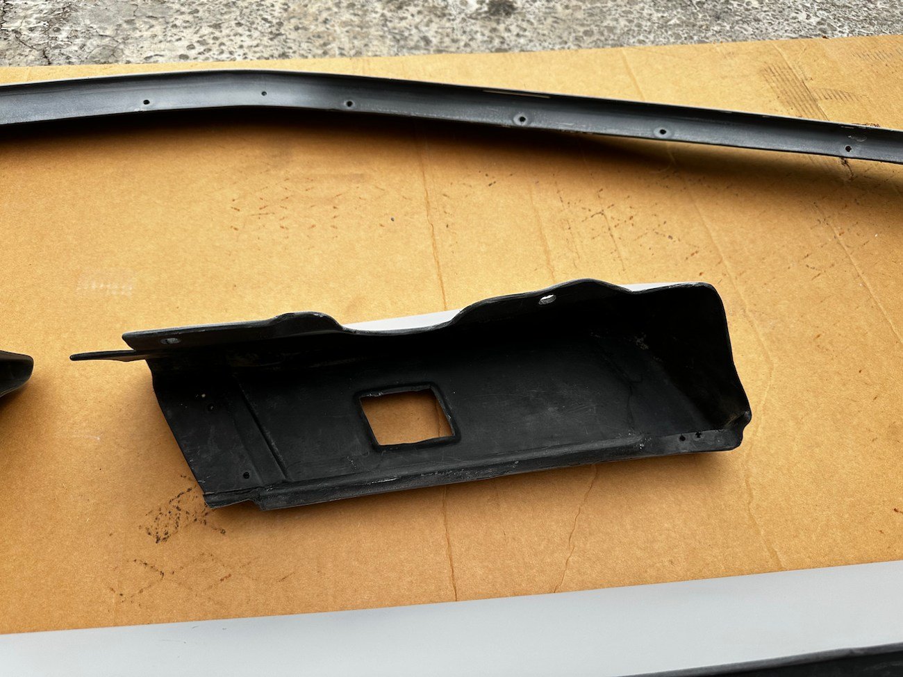 Pre-Merger Gen 2 AMG Body Kit for Euro C126 SEC (1986–1991) - Image 8