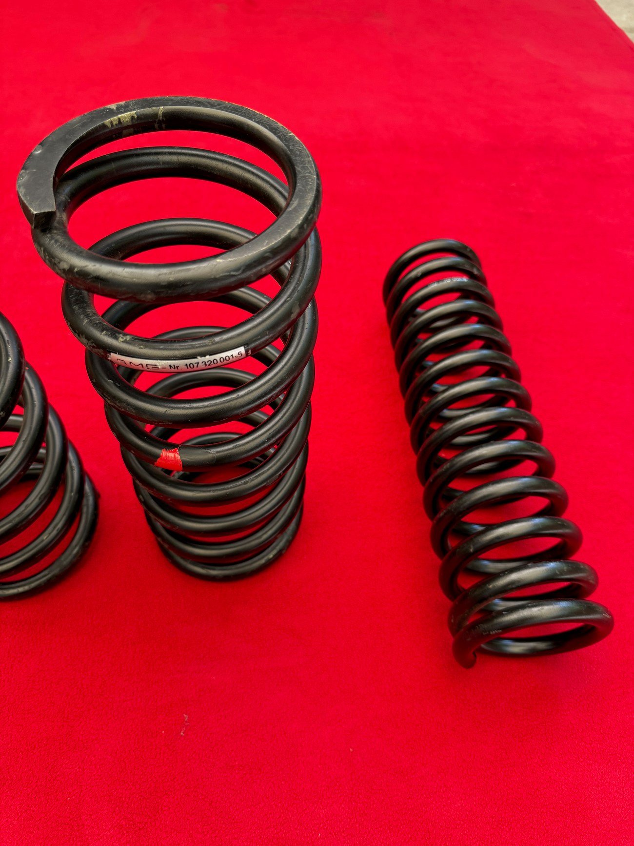 NOS R107/C107 Premerger AMG Lowering Springs - Image 15