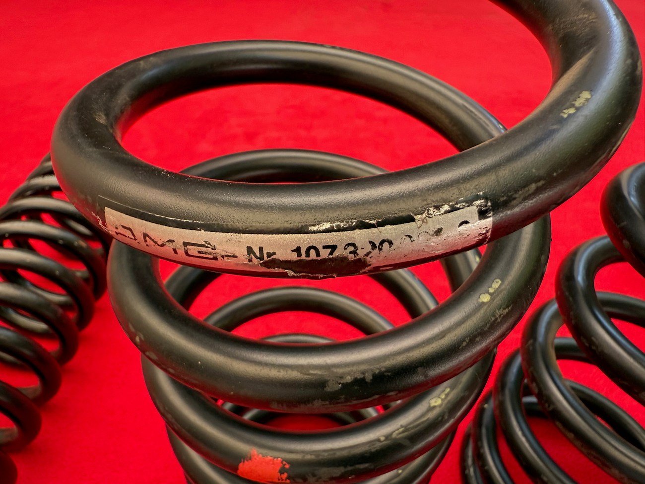 NOS R107/C107 Premerger AMG Lowering Springs - Image 5