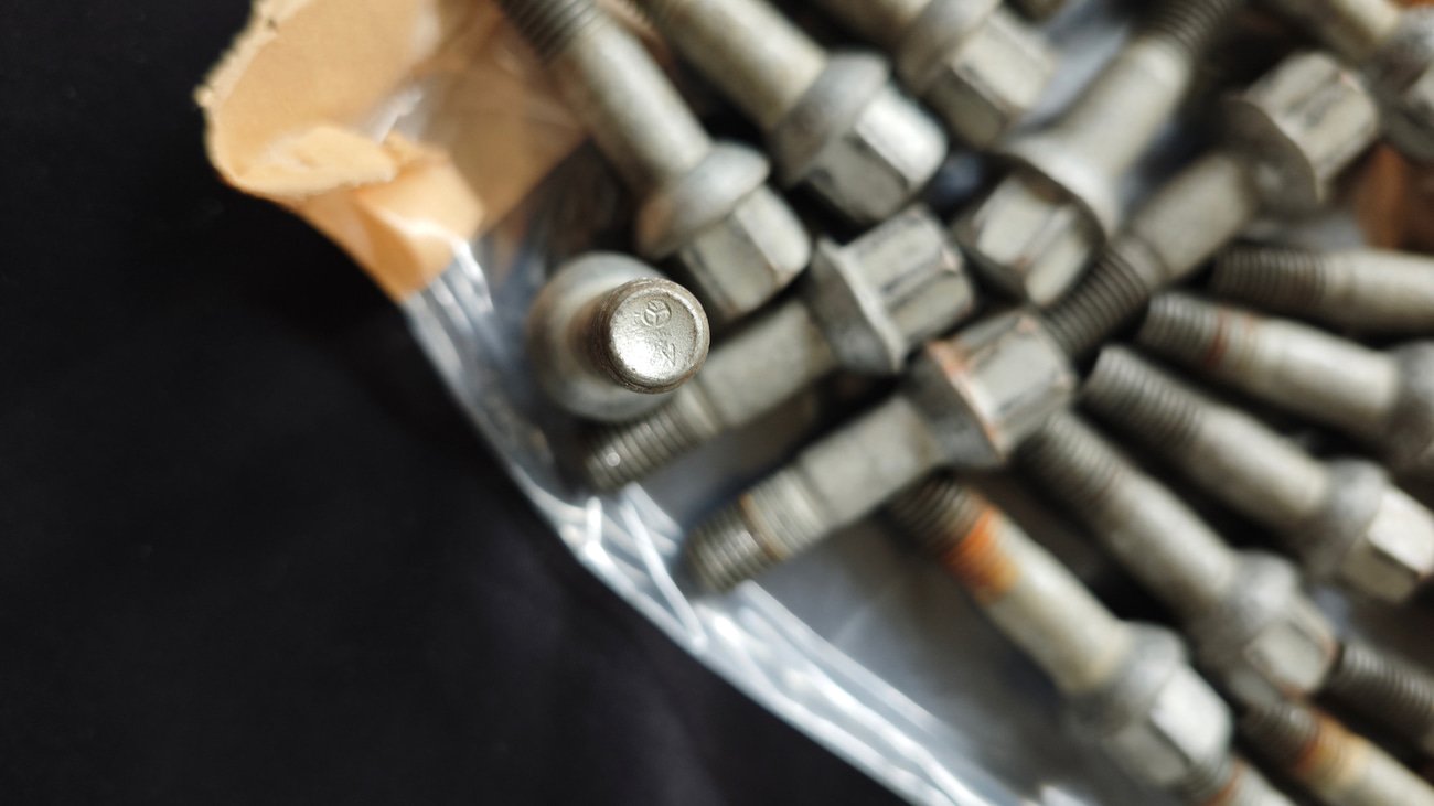 Authentic 15" AMG Aero I Monoblock Wheels - Image 6