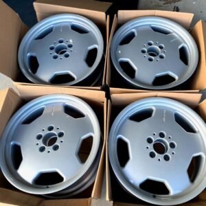 18-inch AMG Aero II Monoblock wheels