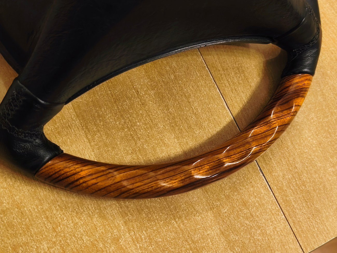 Petri W126 Zebrano Steering Wheel - Image 11