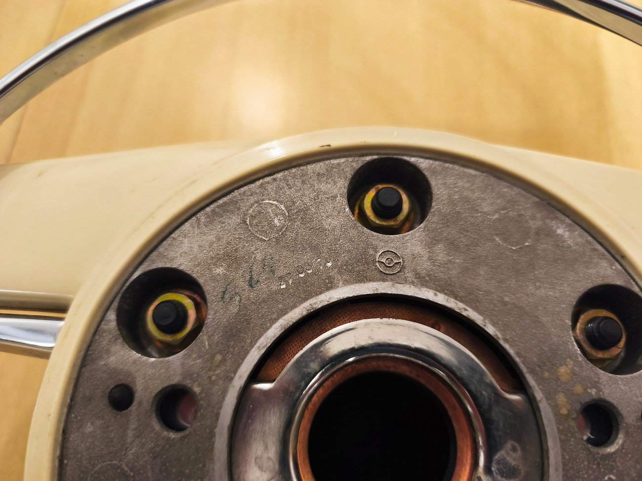 Petri Bakelite Steering Wheel (Fits W108, W109, W111, W113, W114, W115) - Image 5