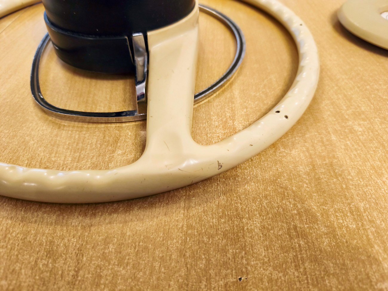 Petri Bakelite Steering Wheel (Fits W108, W109, W111, W113, W114, W115) - Image 9