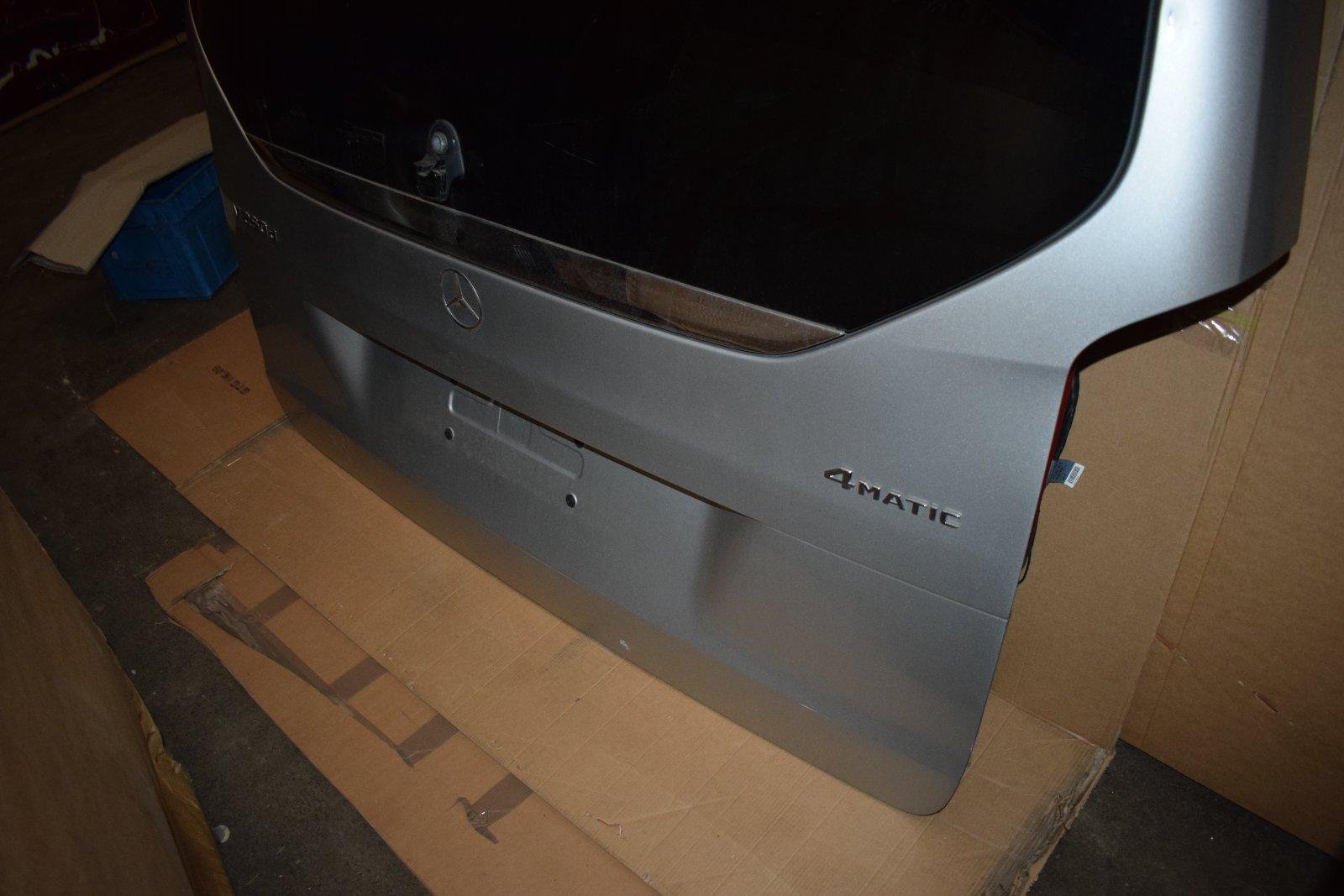 Mercedes W447 V-Class Rear Tailgate - Image 2