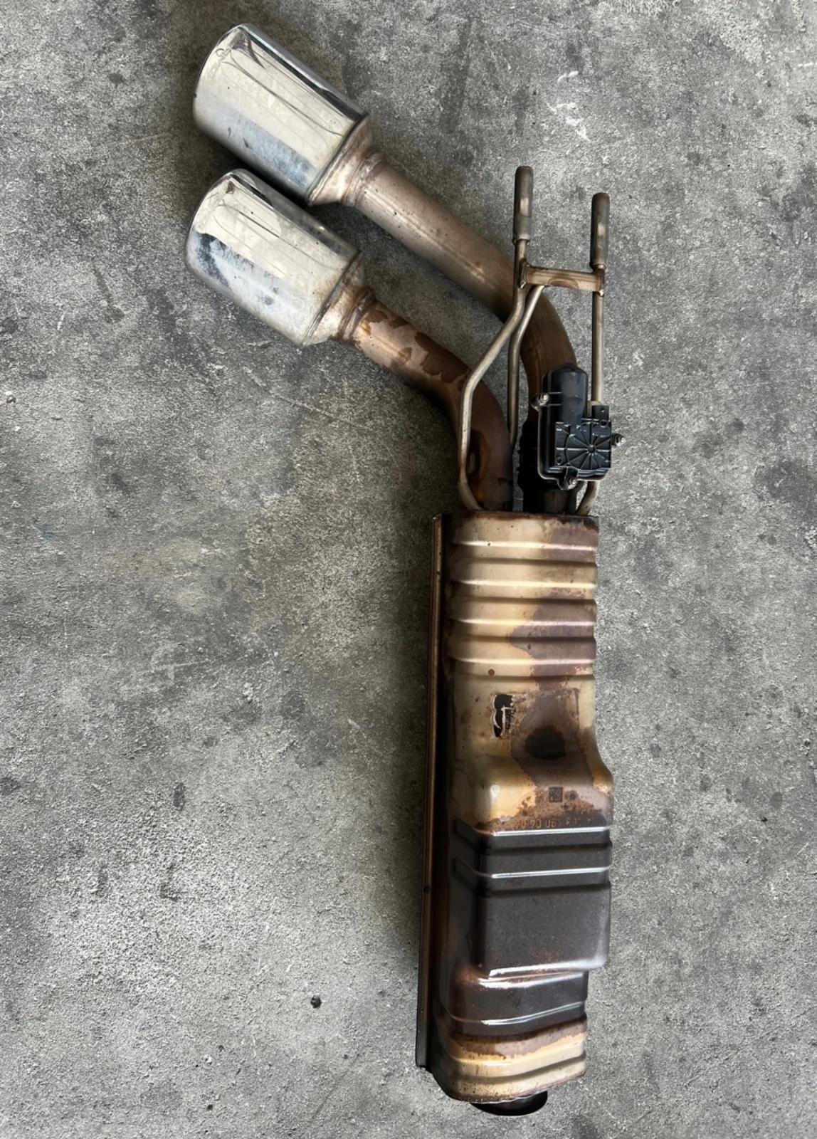 Mercedes G63 AMG Rear Exhaust System - Image 4