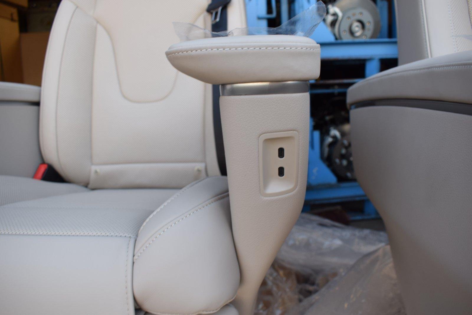 Mercedes Luxury Seats W447 V-Class - Image 5