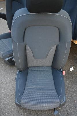 Mercedes W447 driver and passenger seats - Image 4