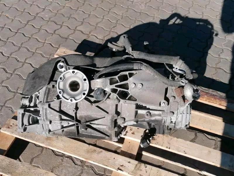 Genuine MERCEDES GT W190 GTS S Transmission - Image 2