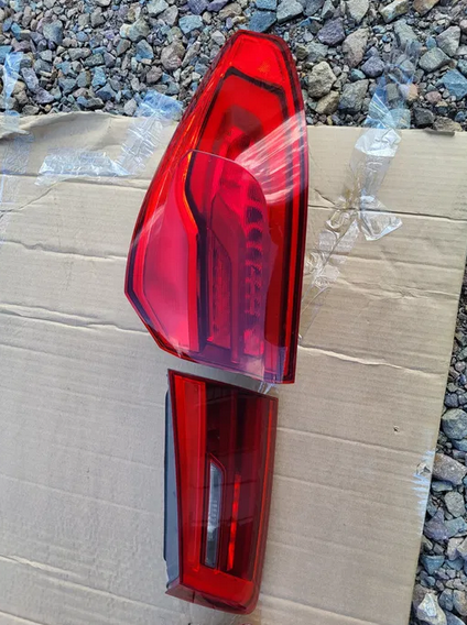 OEM BMW LED Tail Light Set for BMW G30 & M5 F90 - Image 2
