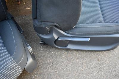 Mercedes W447 driver and passenger seats - Image 2