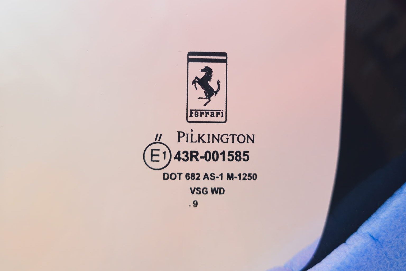 Windshield for Ferrari F50 - Image 2