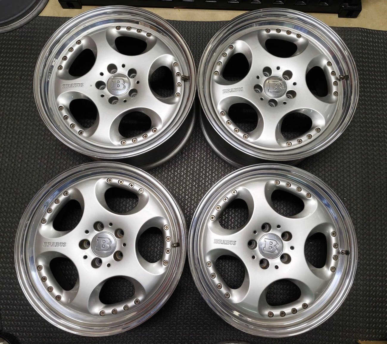 Staggered 3-Piece 18" BRABUS Monoblock IV Wheels