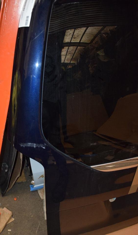 Mercedes-Benz V-Class W447 tailgate - Image 2