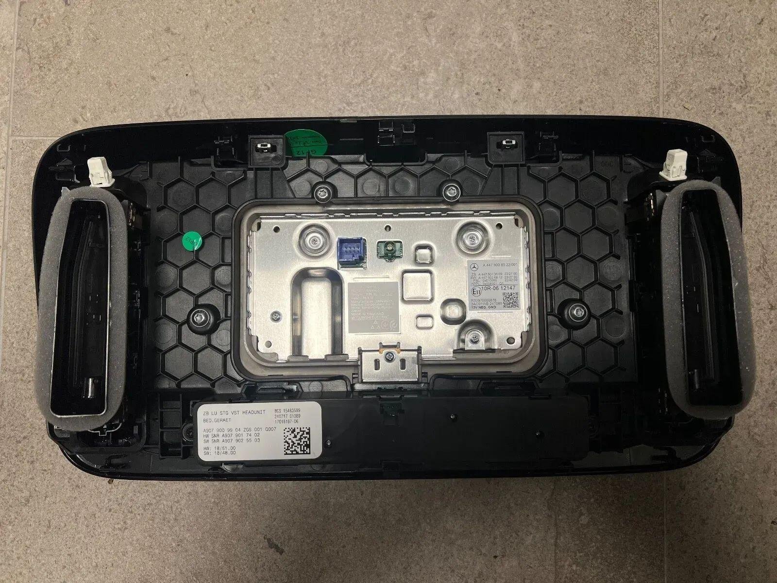 Mercedes-Benz Display/Control Unit - Image 4