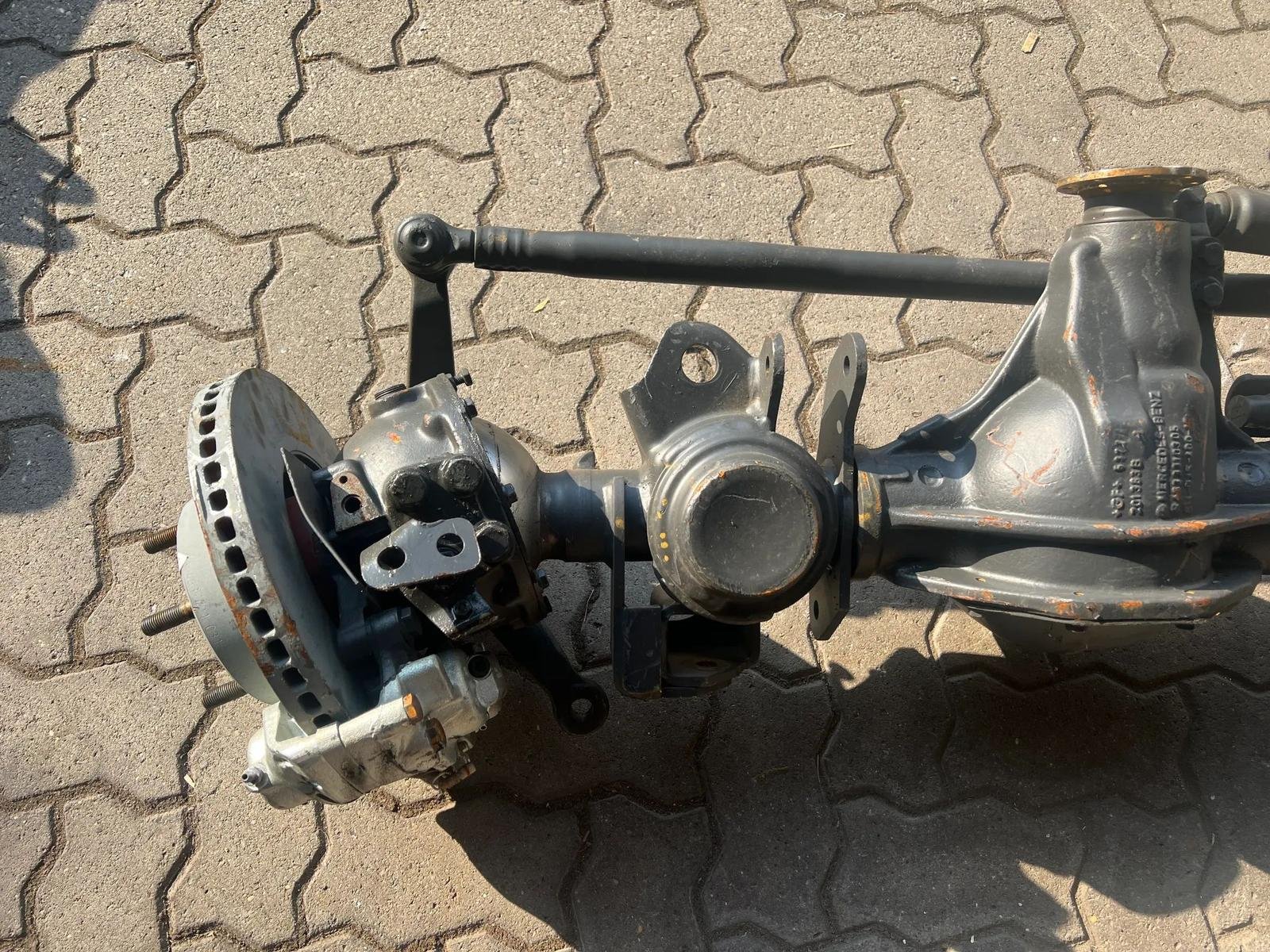 Mercedes-Benz G-Class W463 Front Axle - Image 2