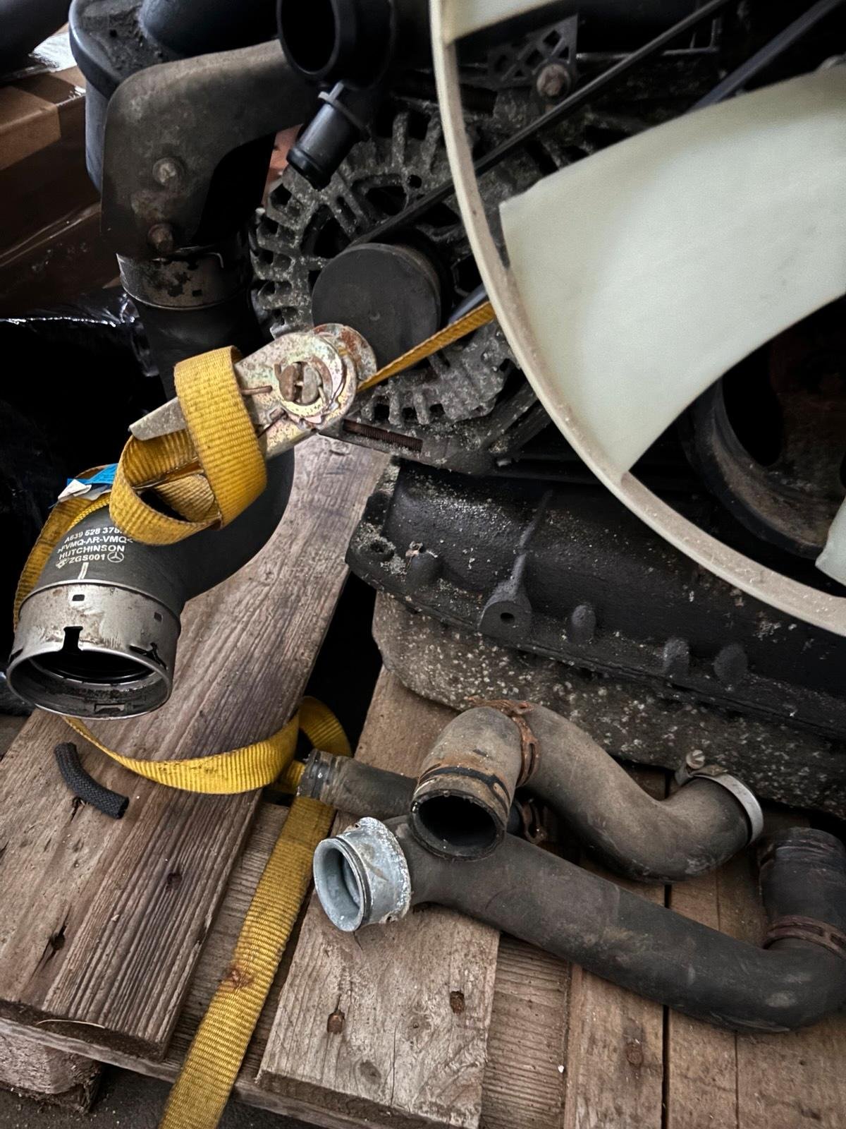 Mercedes-Benz Vito 116 Engine - Image 3