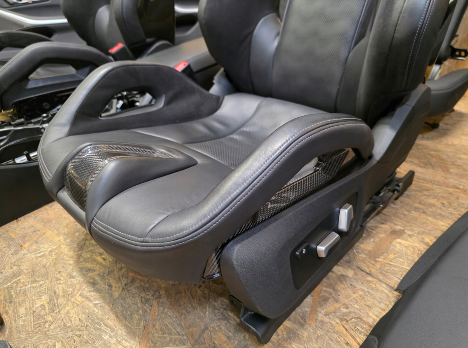 BMW M3 Competition (G80 / G81) interior - Image 3