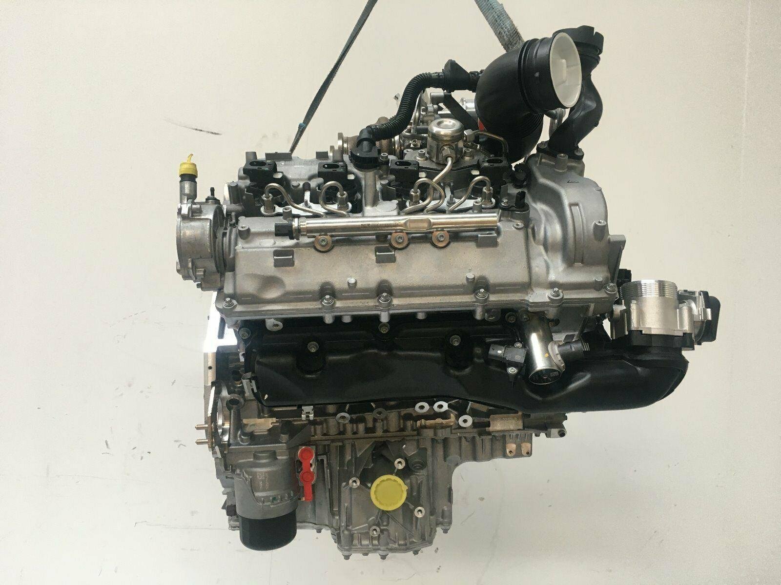 BMW X5M Engine (F85) S63B44B 4.4L Twin-Turbo V8 • 2019 - Image 12