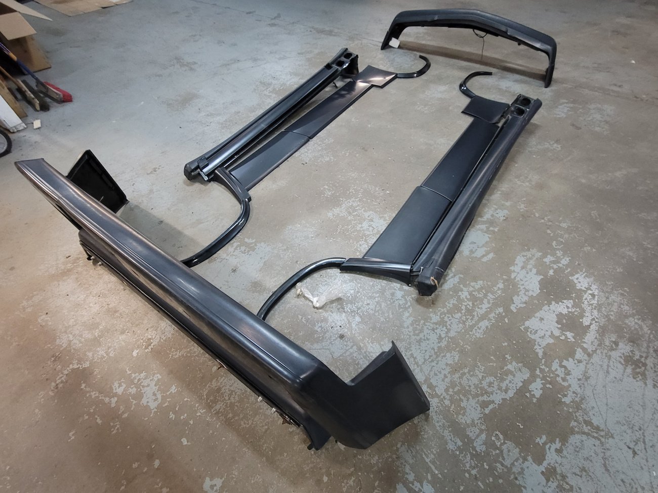 Mercedes-Benz W201 190E Cosworth 2.3-16 Body Kit - Image 2