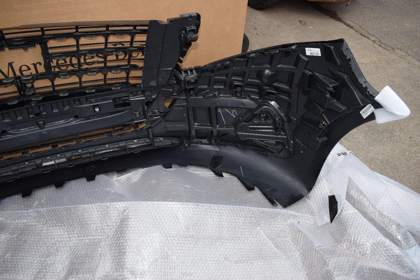 Original Mercedes V-Class W447 Front Bumper - Image 2