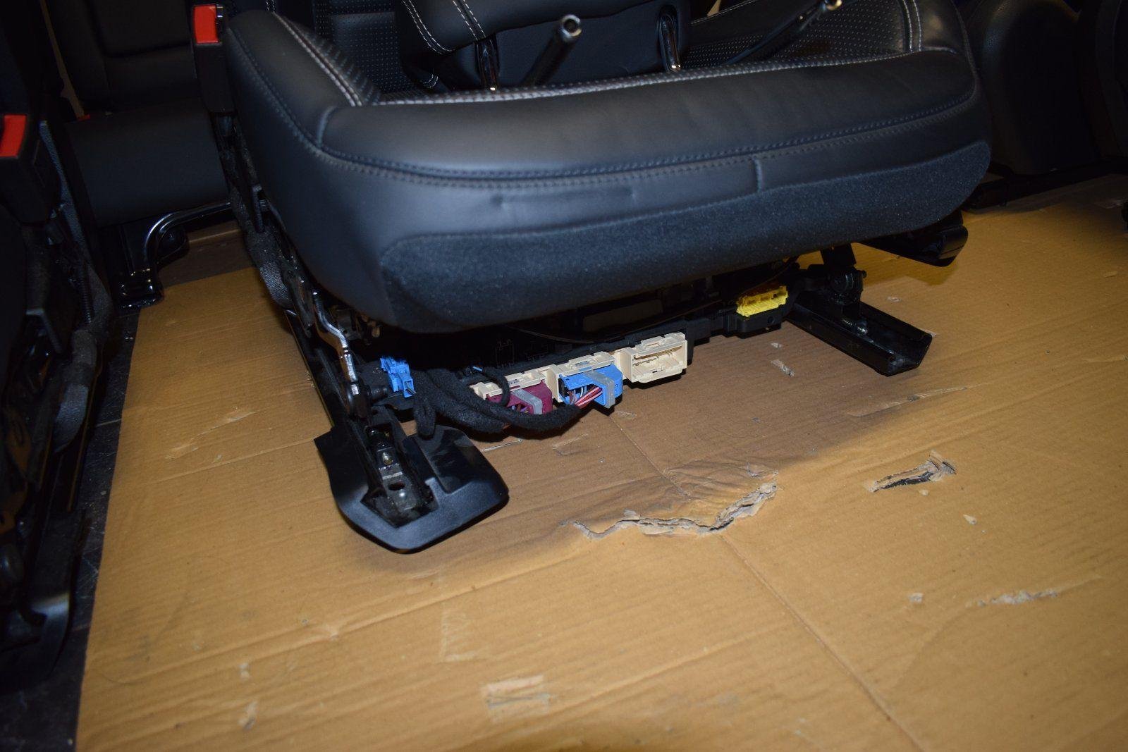 Mercedes GLE w166 AMG Leather Seats - Image 7