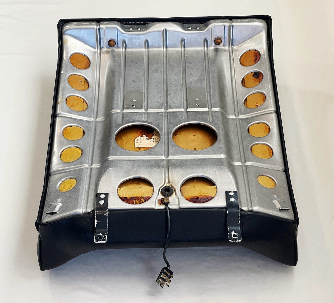 Mercedes-Benz W126 Split Rear Seats - Image 15