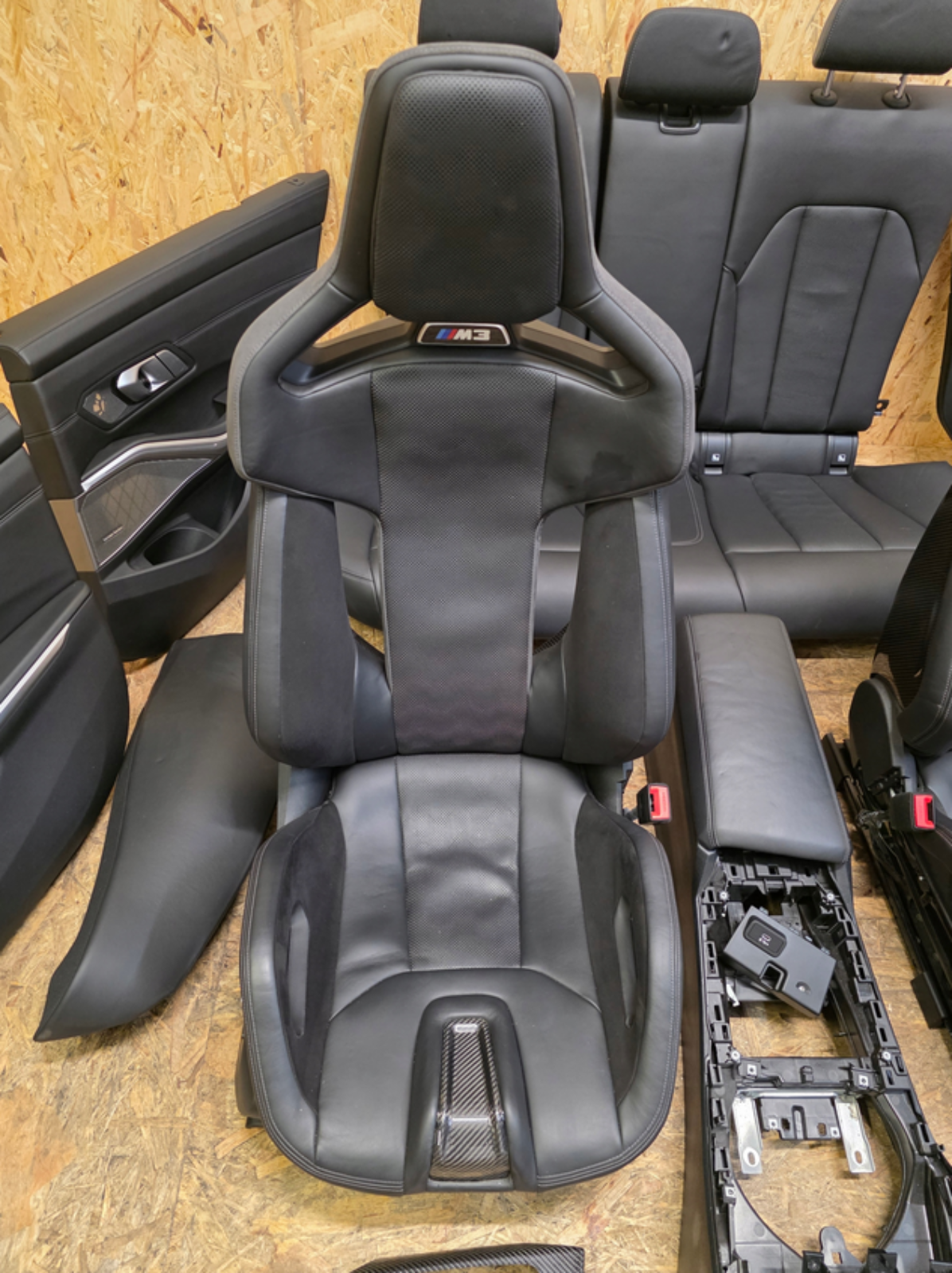 BMW M3 Competition (G80 / G81) interior - Image 8