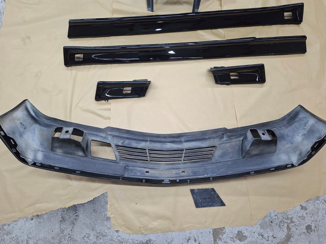 W126 Gen 2 Premerger AMG Body Kit - Image 8