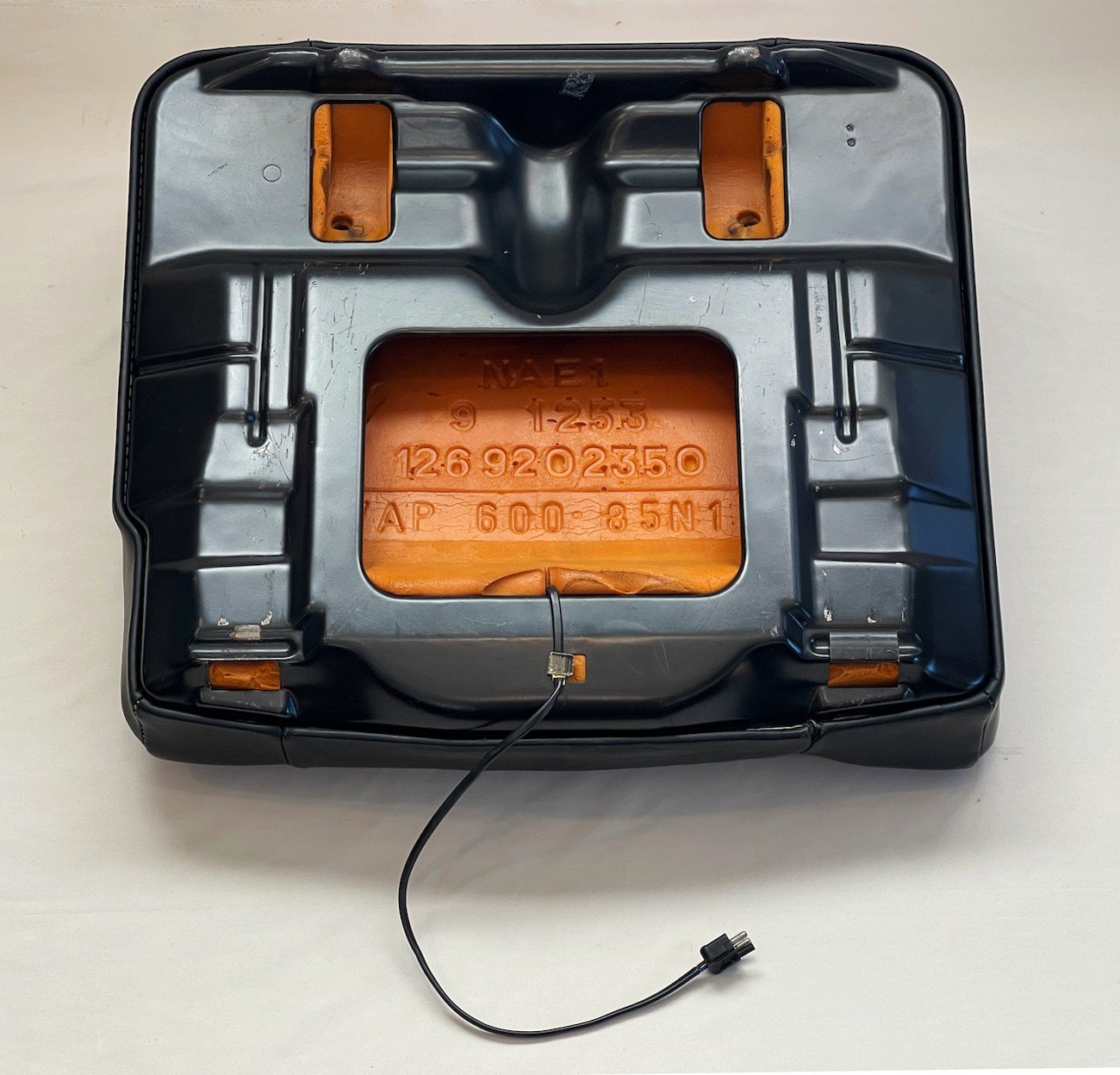 Mercedes-Benz W126 Split Rear Seats - Image 11