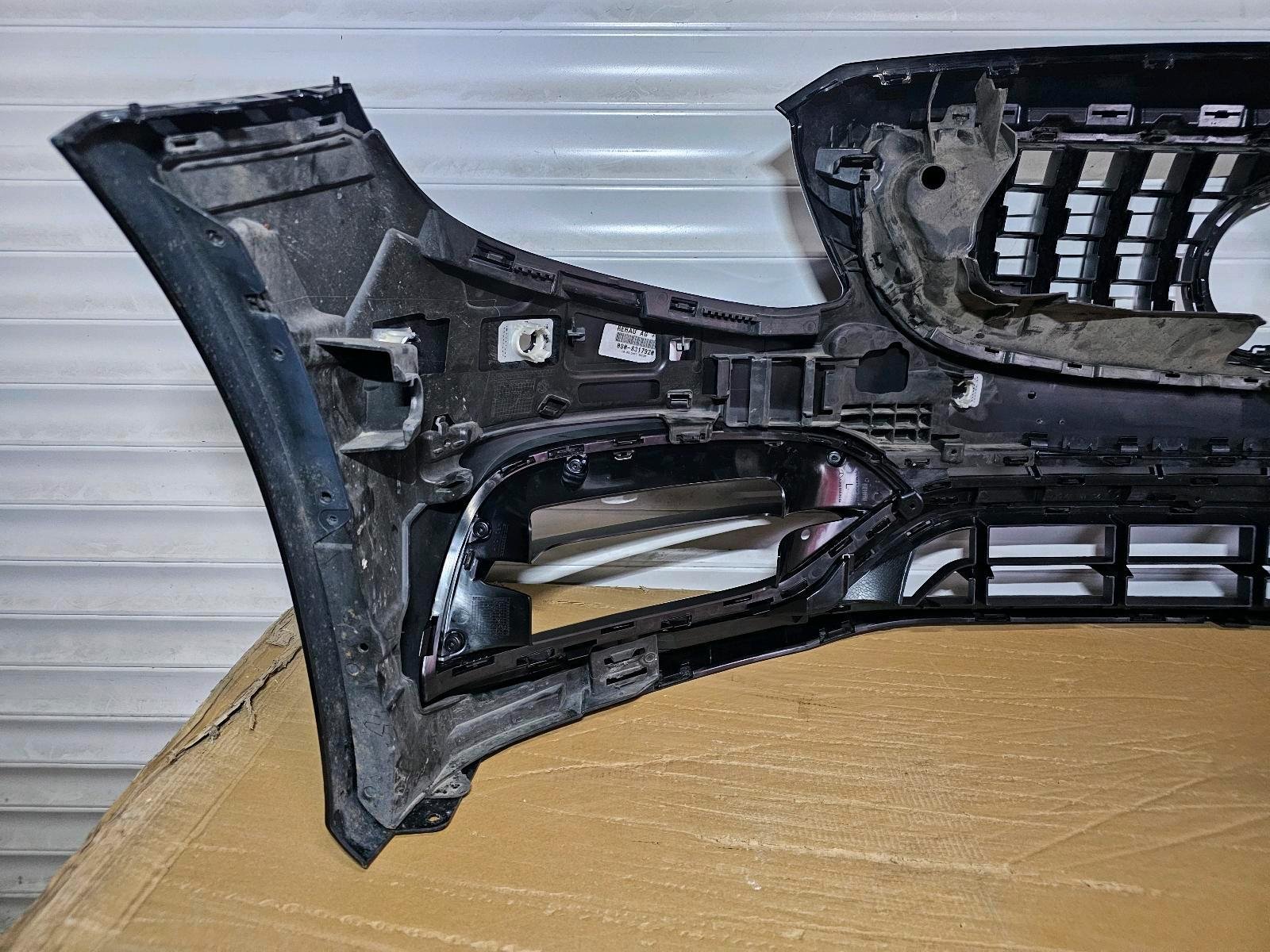 Mercedes C63 AMG Front Bumper Facelift – Panamericana Grille – W205 / S205 – OEM - Image 9