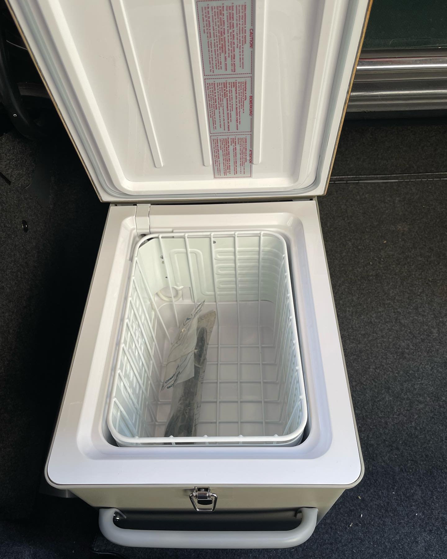 Mercedes-Benz Classic Car Refrigerator - Image 4