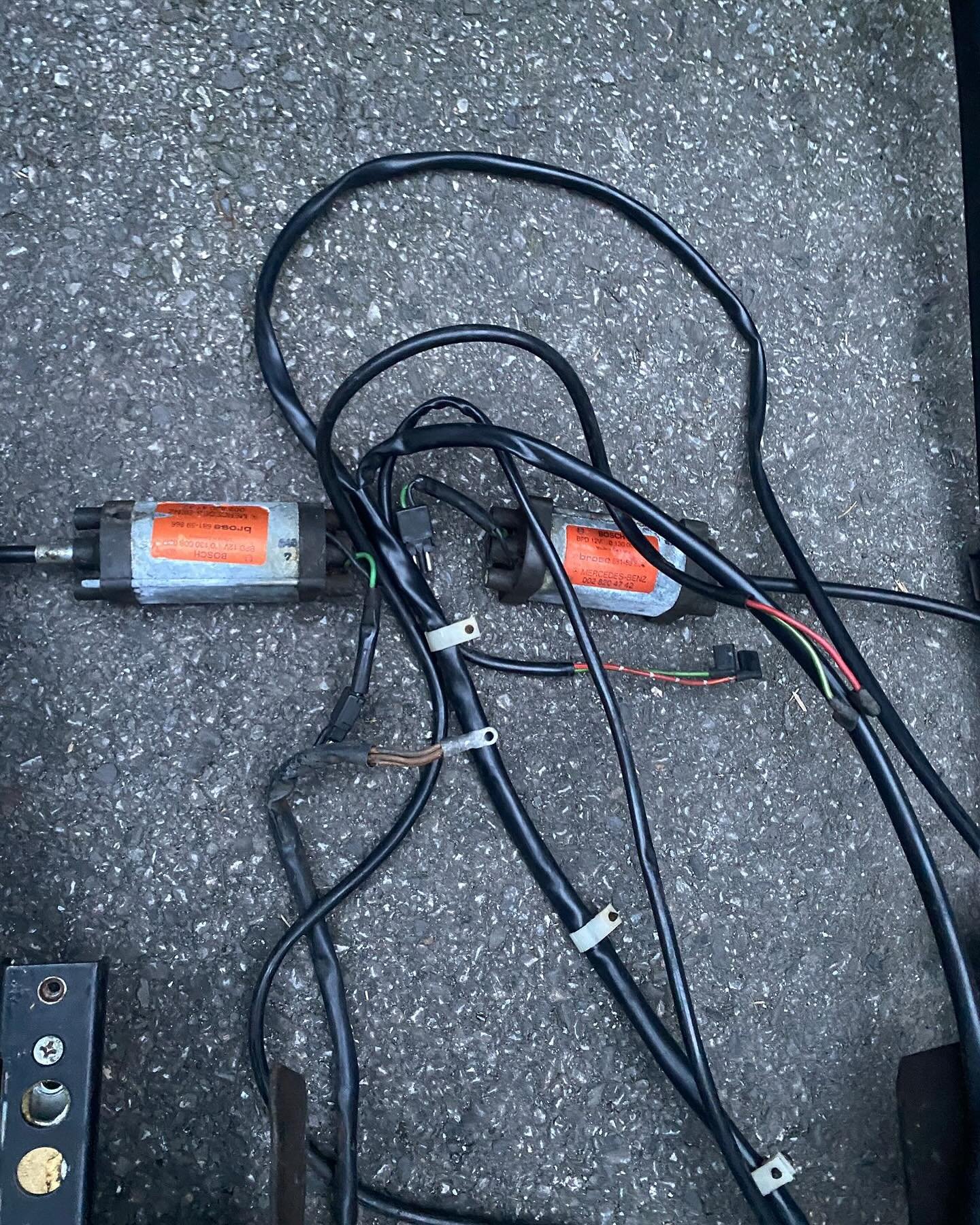 Electric Mercedes seats - Image 3