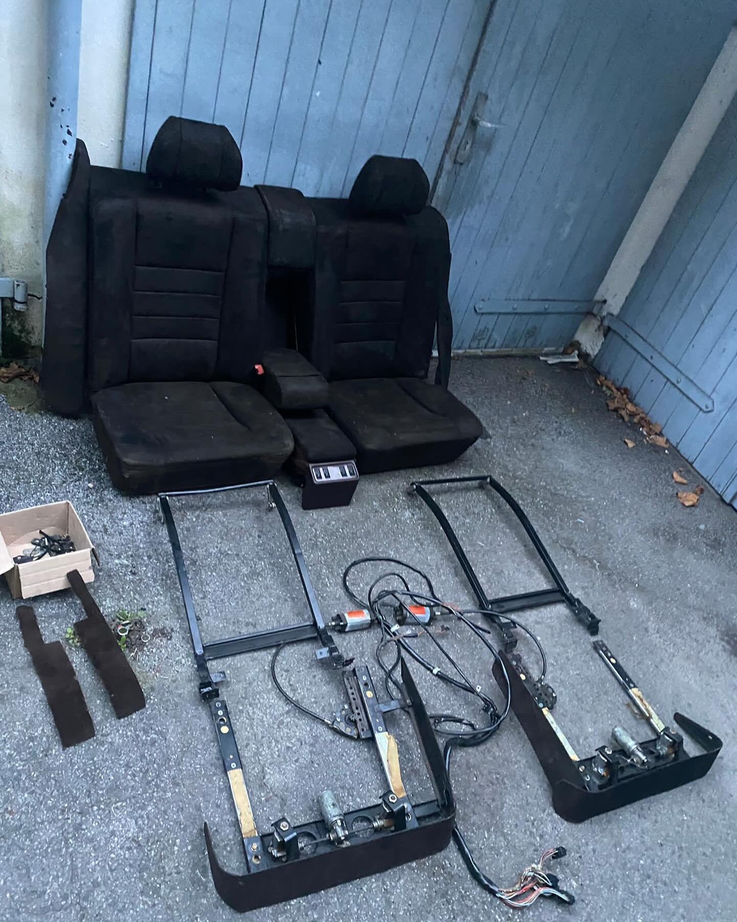 Electric Mercedes seats