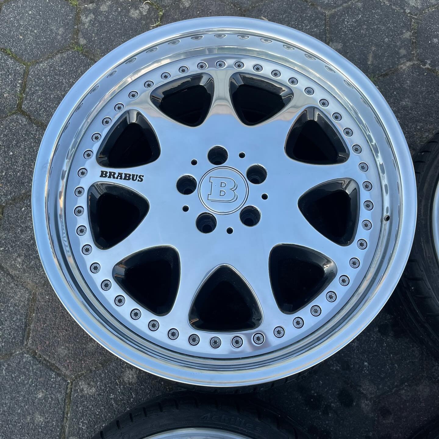 Genuine Brabus Monoblock III Alloy Wheels - Image 6