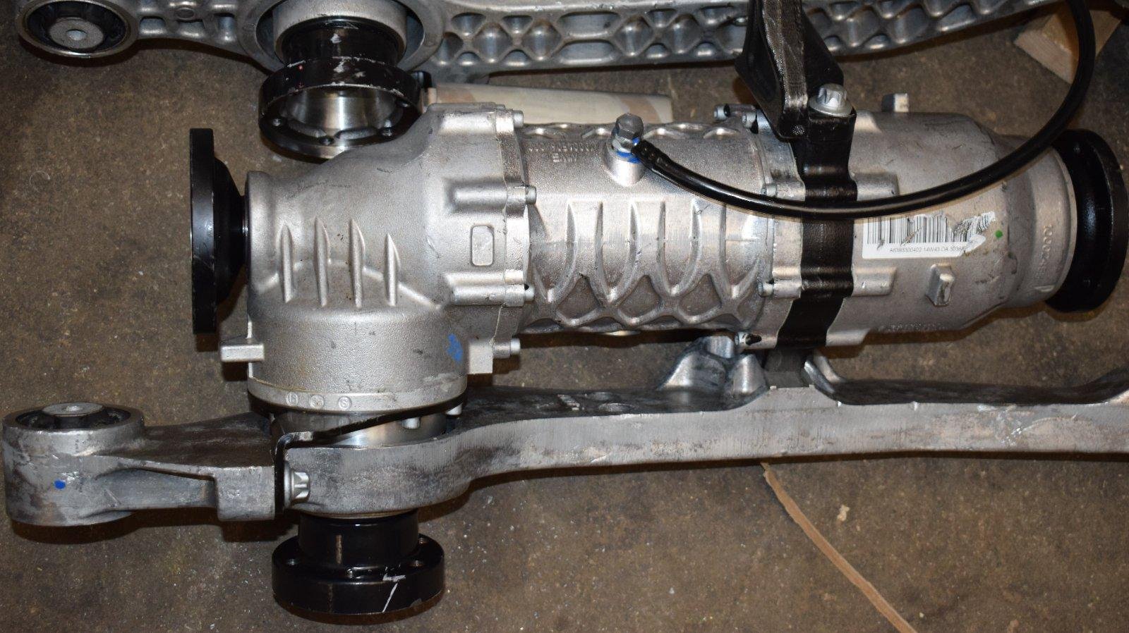 Mercedes-Benz W639 Vito / Viano 4x4 Rear Axle Differential - Image 3