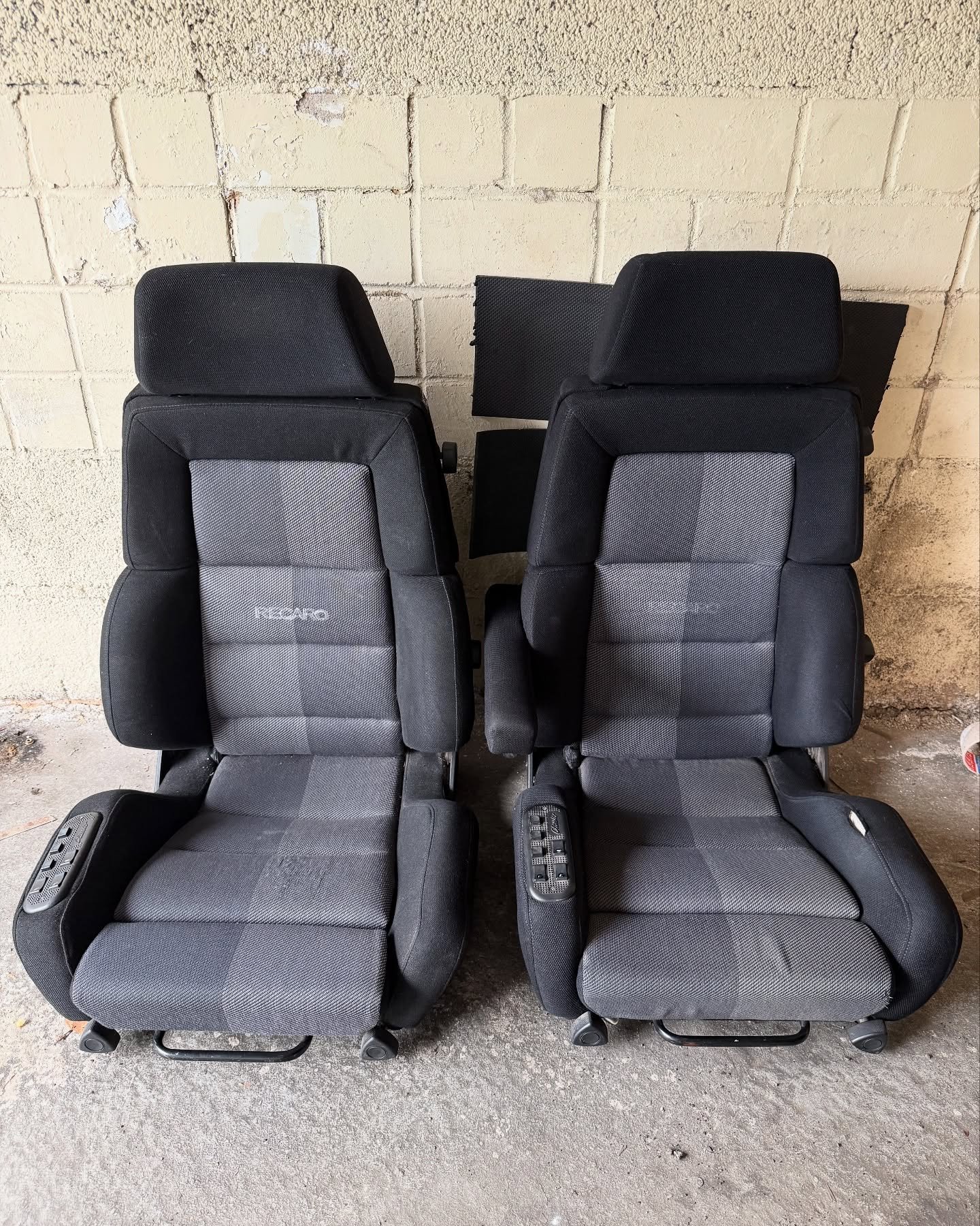Recaro Classic Seats with Armrest - Image 3