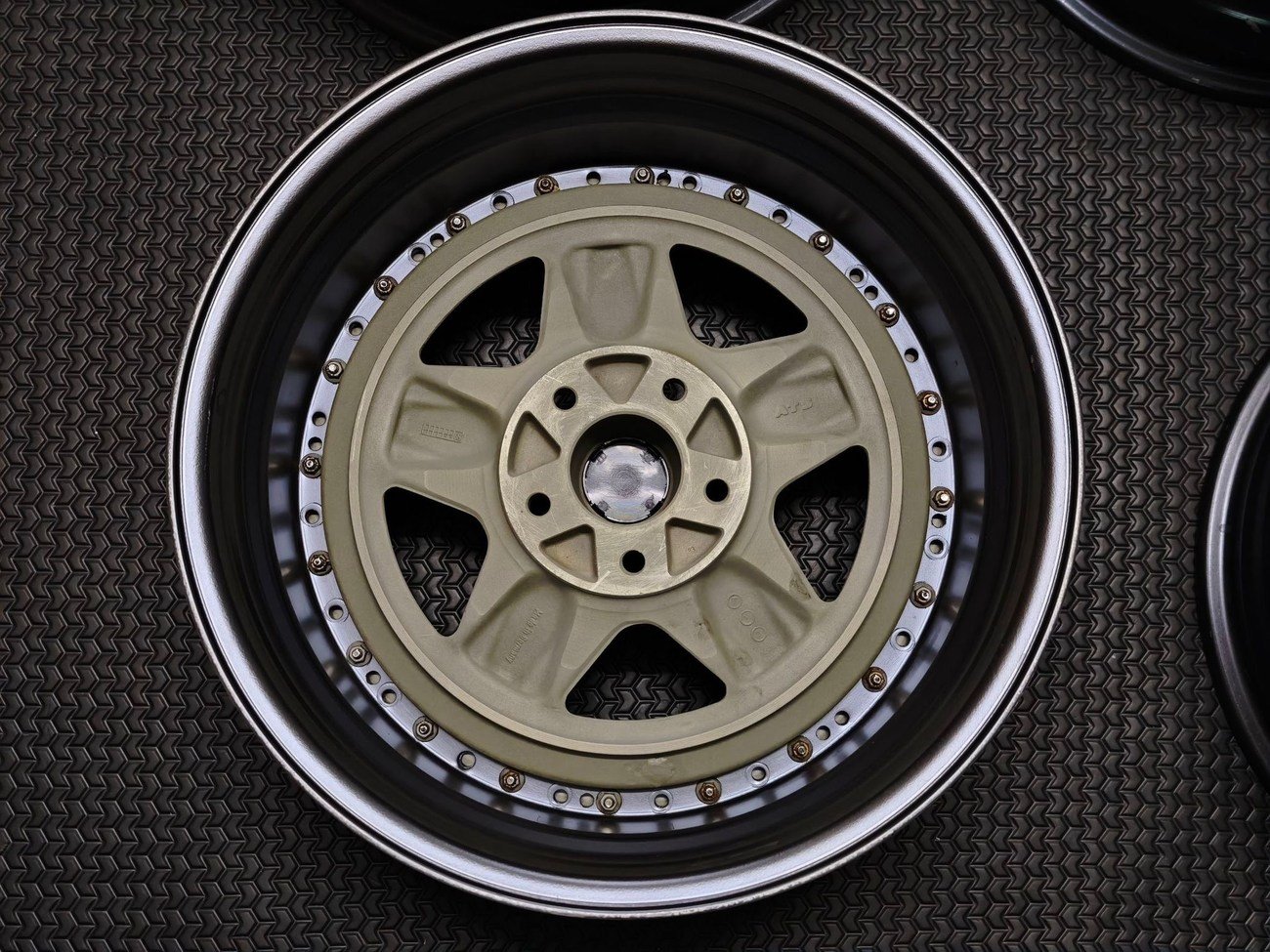 Custom Stepped 18" AMG Penta Wheels - Image 3